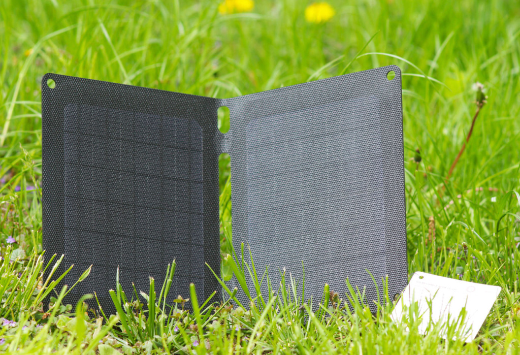 Портативное солнечное зарядное устройство для мобильного телефона
