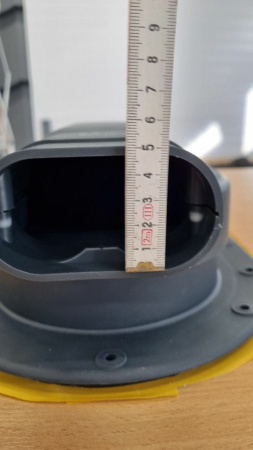 Проходной элемент для вывода через кровлю коммуникаций