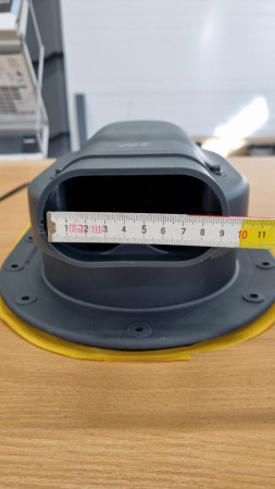 Проходной элемент для вывода через кровлю коммуникаций