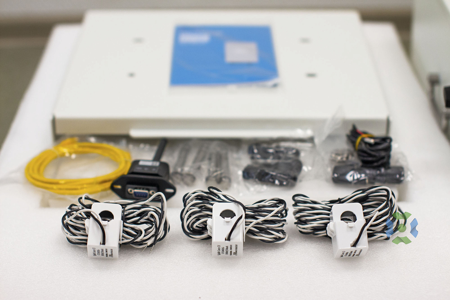 Гибридный трехфазный солнечный инвертор DEYE SUN-12K-SG04L P3-EU